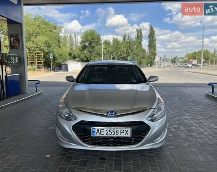 Сірий Хендай Соната, об'ємом двигуна 2.36 л та пробігом 172 тис. км за 9999 $, фото 2 на Automoto.ua