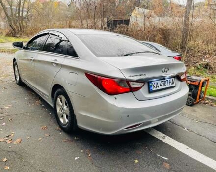 Серый Хендай Соната, объемом двигателя 2 л и пробегом 251 тыс. км за 6700 $, фото 4 на Automoto.ua