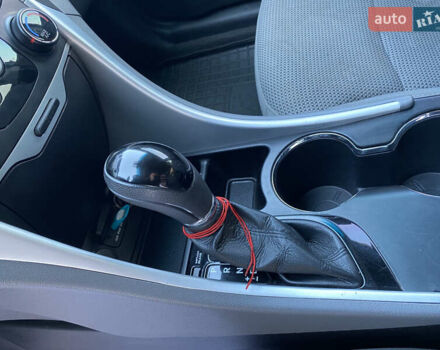 Серый Хендай Соната, объемом двигателя 2.36 л и пробегом 200 тыс. км за 9300 $, фото 33 на Automoto.ua