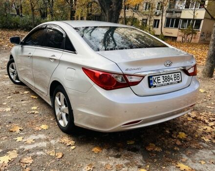 Серый Хендай Соната, объемом двигателя 2 л и пробегом 400 тыс. км за 6800 $, фото 6 на Automoto.ua