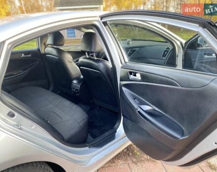 Сірий Хендай Соната, об'ємом двигуна 2 л та пробігом 563 тис. км за 7000 $, фото 3 на Automoto.ua