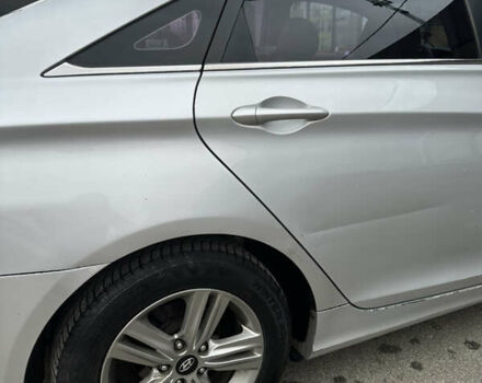 Серый Хендай Соната, объемом двигателя 2 л и пробегом 231 тыс. км за 7300 $, фото 9 на Automoto.ua