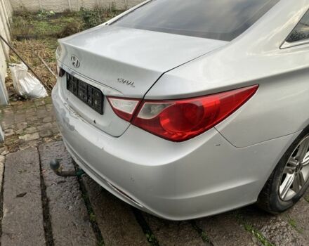 Сірий Хендай Соната, об'ємом двигуна 2 л та пробігом 236 тис. км за 2800 $, фото 5 на Automoto.ua