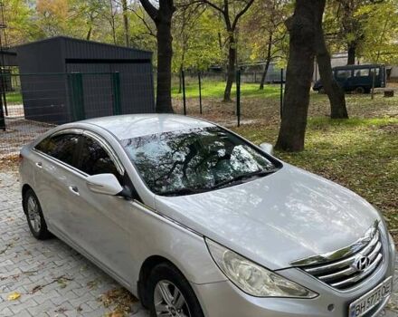 Сірий Хендай Соната, об'ємом двигуна 2 л та пробігом 270 тис. км за 7000 $, фото 2 на Automoto.ua