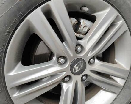 Сірий Хендай Соната, об'ємом двигуна 2 л та пробігом 240 тис. км за 8500 $, фото 1 на Automoto.ua