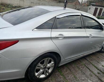 Сірий Хендай Соната, об'ємом двигуна 2 л та пробігом 236 тис. км за 2800 $, фото 1 на Automoto.ua