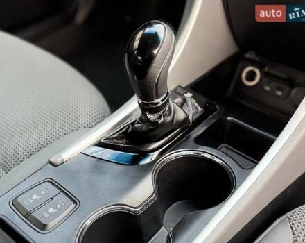 Сірий Хендай Соната, об'ємом двигуна 2.36 л та пробігом 162 тис. км за 9499 $, фото 22 на Automoto.ua