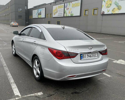 Серый Хендай Соната, объемом двигателя 2 л и пробегом 373 тыс. км за 7300 $, фото 7 на Automoto.ua