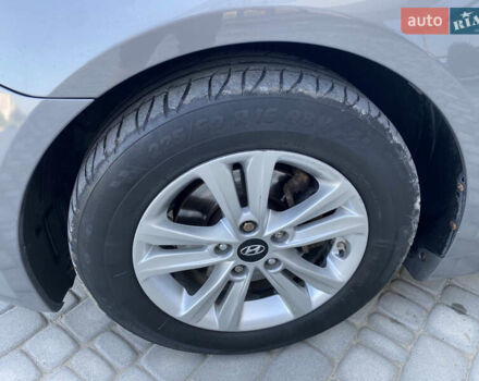 Серый Хендай Соната, объемом двигателя 2.36 л и пробегом 200 тыс. км за 9300 $, фото 25 на Automoto.ua