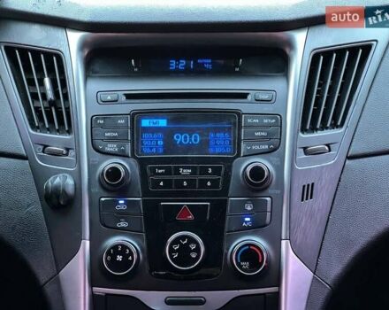 Серый Хендай Соната, объемом двигателя 2 л и пробегом 185 тыс. км за 8100 $, фото 19 на Automoto.ua