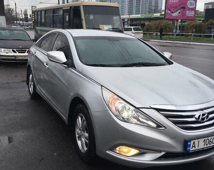 Серый Хендай Соната, объемом двигателя 2 л и пробегом 150 тыс. км за 6300 $, фото 4 на Automoto.ua