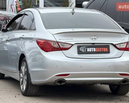 Серый Хендай Соната, объемом двигателя 2 л и пробегом 207 тыс. км за 8500 $, фото 6 на Automoto.ua