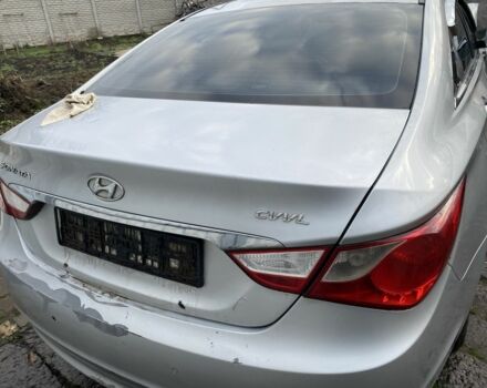 Сірий Хендай Соната, об'ємом двигуна 2 л та пробігом 236 тис. км за 2800 $, фото 2 на Automoto.ua