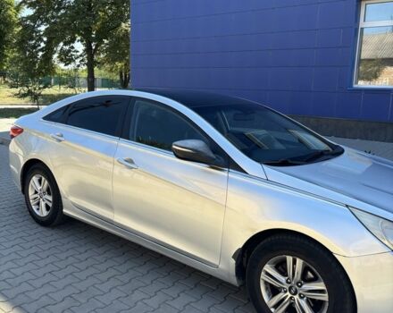 Серый Хендай Соната, объемом двигателя 2 л и пробегом 200 тыс. км за 6999 $, фото 3 на Automoto.ua