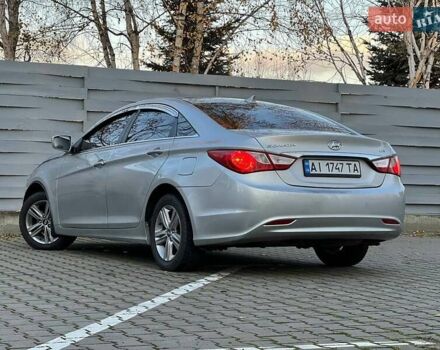 Серый Хендай Соната, объемом двигателя 2 л и пробегом 185 тыс. км за 8100 $, фото 14 на Automoto.ua