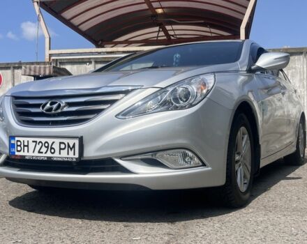 Серый Хендай Соната, объемом двигателя 2 л и пробегом 135 тыс. км за 10500 $, фото 3 на Automoto.ua