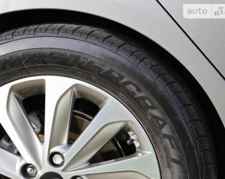 Серый Хендай Соната, объемом двигателя 2.36 л и пробегом 165 тыс. км за 9000 $, фото 11 на Automoto.ua