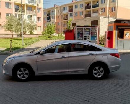 Сірий Хендай Соната, об'ємом двигуна 2 л та пробігом 370 тис. км за 8100 $, фото 2 на Automoto.ua