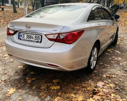 Серый Хендай Соната, объемом двигателя 2 л и пробегом 400 тыс. км за 6800 $, фото 4 на Automoto.ua