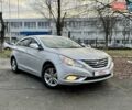Сірий Хендай Соната, об'ємом двигуна 2 л та пробігом 184 тис. км за 6990 $, фото 1 на Automoto.ua