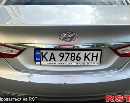 Хендай Соната 2013 в Киеве на Automoto.ua Серый Хендай Соната, объемом двигателя 2 л и пробегом 670 тыс. км за 4900 $, фото 1 на Automoto.ua
