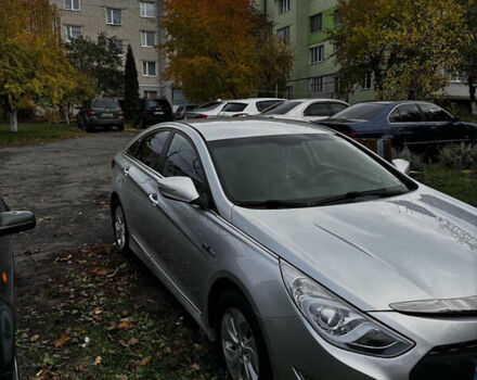 Хендай Соната 2013 у Рівному на Automoto.ua Сірий Хендай Соната, об'ємом двигуна 2 л та пробігом 193 тис. км за 9600 $, фото 1 на Automoto.ua