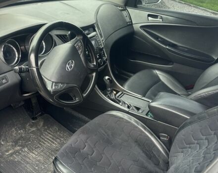 Сірий Хендай Соната, об'ємом двигуна 2 л та пробігом 460 тис. км за 6700 $, фото 1 на Automoto.ua