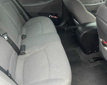 Серый Хендай Соната, объемом двигателя 2.4 л и пробегом 270 тыс. км за 7800 $, фото 8 на Automoto.ua