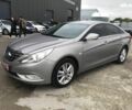 Серый Хендай Соната, объемом двигателя 2 л и пробегом 139 тыс. км за 9490 $, фото 1 на Automoto.ua