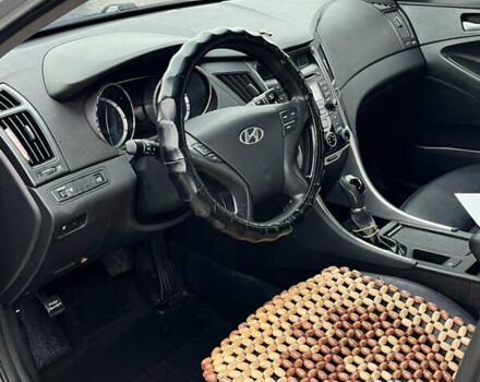 Хендай Соната 2013 в Киеве на Automoto.ua Серый Хендай Соната, объемом двигателя 2 л и пробегом 660 тыс. км за 4950 $, фото 6 на Automoto.ua