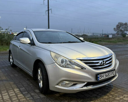 Серый Хендай Соната, объемом двигателя 2 л и пробегом 240 тыс. км за 6000 $, фото 2 на Automoto.ua