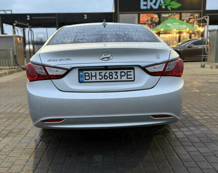 Серый Хендай Соната, объемом двигателя 2 л и пробегом 240 тыс. км за 6000 $, фото 4 на Automoto.ua