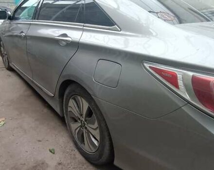 Серый Хендай Соната, объемом двигателя 2.36 л и пробегом 360 тыс. км за 9100 $, фото 13 на Automoto.ua