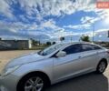 Сірий Хендай Соната, об'ємом двигуна 2 л та пробігом 190 тис. км за 7999 $, фото 1 на Automoto.ua