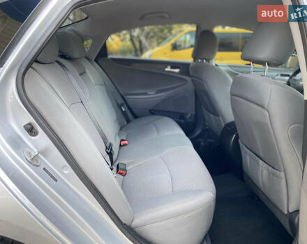 Хендай Соната 2013 у Миколаєві на Automoto.ua Сірий Хендай Соната, об'ємом двигуна 2.4 л та пробігом 151 тис. км за 8099 $, фото 8 на Automoto.ua