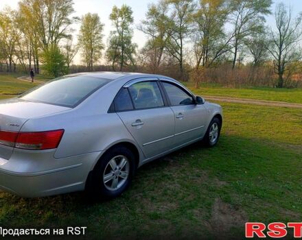 Серый Хендай Соната, объемом двигателя 2 л и пробегом 139 тыс. км за 5700 $, фото 3 на Automoto.ua