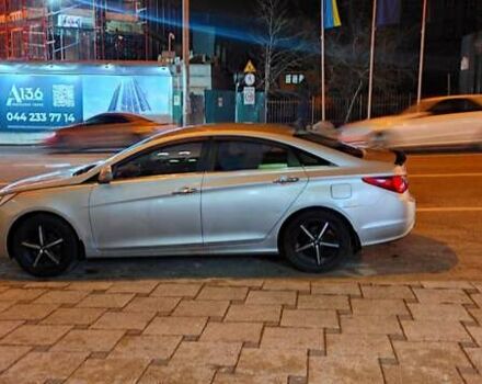 Серый Хендай Соната, объемом двигателя 2 л и пробегом 320 тыс. км за 7500 $, фото 2 на Automoto.ua