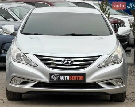 Серый Хендай Соната, объемом двигателя 2 л и пробегом 207 тыс. км за 8500 $, фото 3 на Automoto.ua