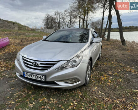 Хендай Соната 2013 в Бердичеве на Automoto.ua Серый Хендай Соната, объемом двигателя 2 л и пробегом 420 тыс. км за 6999 $, фото 2 на Automoto.ua