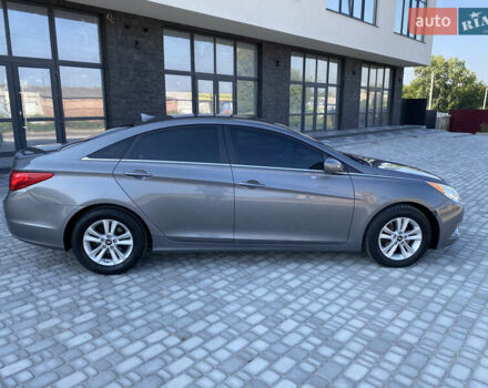 Серый Хендай Соната, объемом двигателя 2.36 л и пробегом 200 тыс. км за 9300 $, фото 11 на Automoto.ua