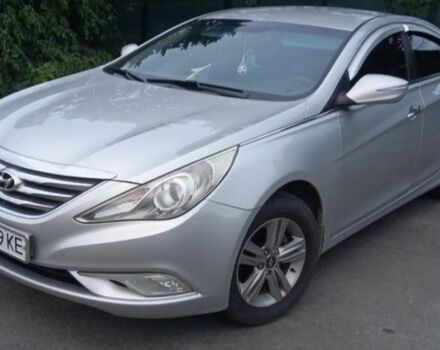 Серый Хендай Соната, объемом двигателя 2 л и пробегом 400 тыс. км за 7300 $, фото 1 на Automoto.ua