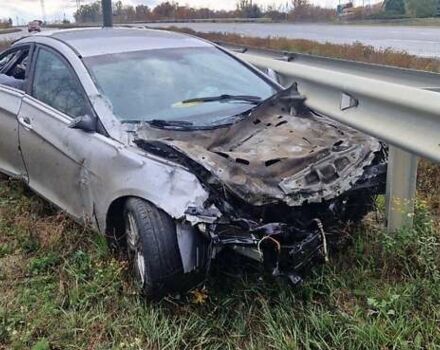 Сірий Хендай Соната, об'ємом двигуна 2 л та пробігом 330 тис. км за 3000 $, фото 2 на Automoto.ua