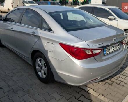 Сірий Хендай Соната, об'ємом двигуна 2 л та пробігом 605 тис. км за 7000 $, фото 1 на Automoto.ua