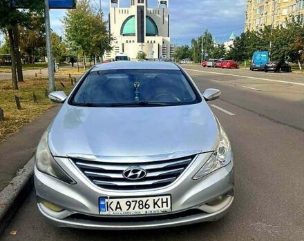 Хендай Соната 2013 в Киеве на Automoto.ua Серый Хендай Соната, объемом двигателя 2 л и пробегом 670 тыс. км за 4900 $, фото 10 на Automoto.ua