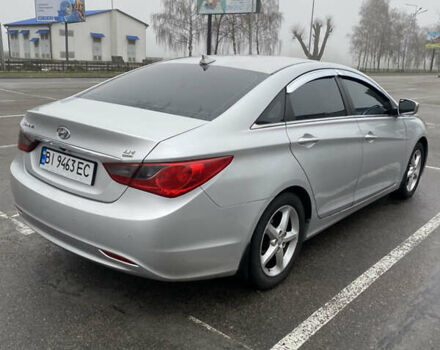 Серый Хендай Соната, объемом двигателя 2 л и пробегом 373 тыс. км за 7300 $, фото 5 на Automoto.ua