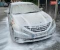 Серый Хендай Соната, объемом двигателя 2.4 л и пробегом 350 тыс. км за 5000 $, фото 1 на Automoto.ua