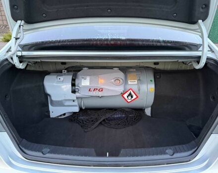 Сірий Хендай Соната, об'ємом двигуна 2 л та пробігом 216 тис. км за 8200 $, фото 22 на Automoto.ua