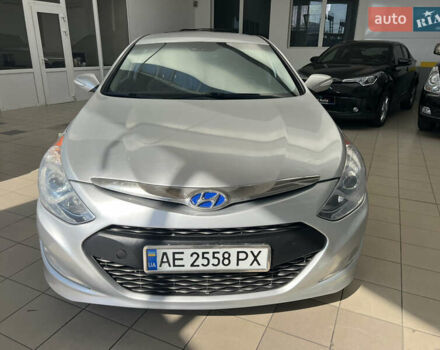 Серый Хендай Соната, объемом двигателя 2.36 л и пробегом 172 тыс. км за 8999 $, фото 1 на Automoto.ua