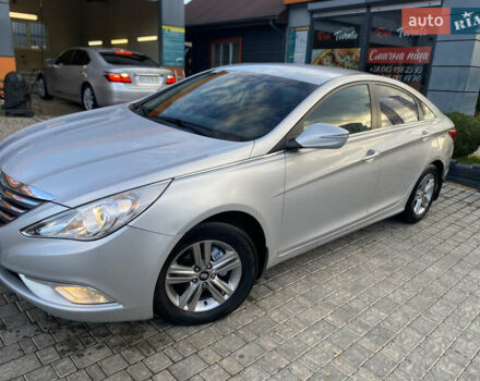Серый Хендай Соната, объемом двигателя 2 л и пробегом 323 тыс. км за 7700 $, фото 6 на Automoto.ua
