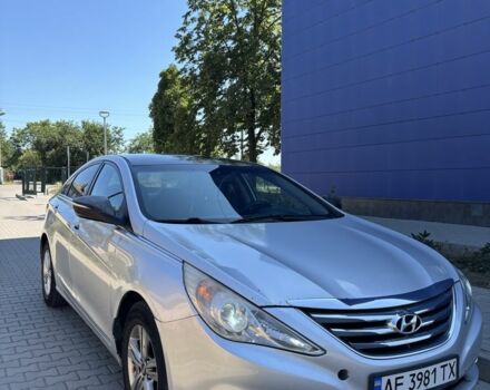 Серый Хендай Соната, объемом двигателя 2 л и пробегом 200 тыс. км за 6999 $, фото 2 на Automoto.ua